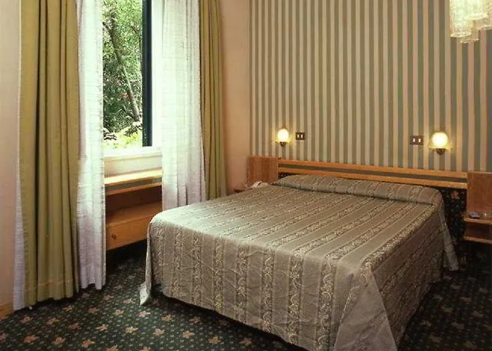 Pavia 3*