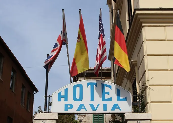 Pavia 3* רומא